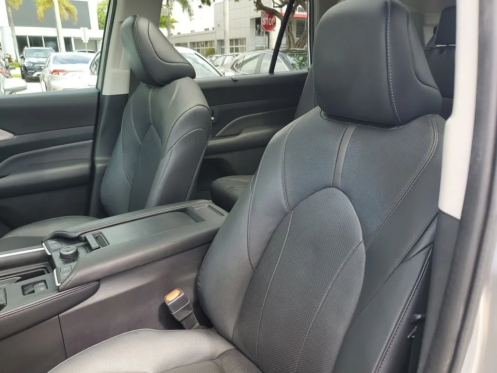 2024 Toyota Grand Highlander Platinum photo 22