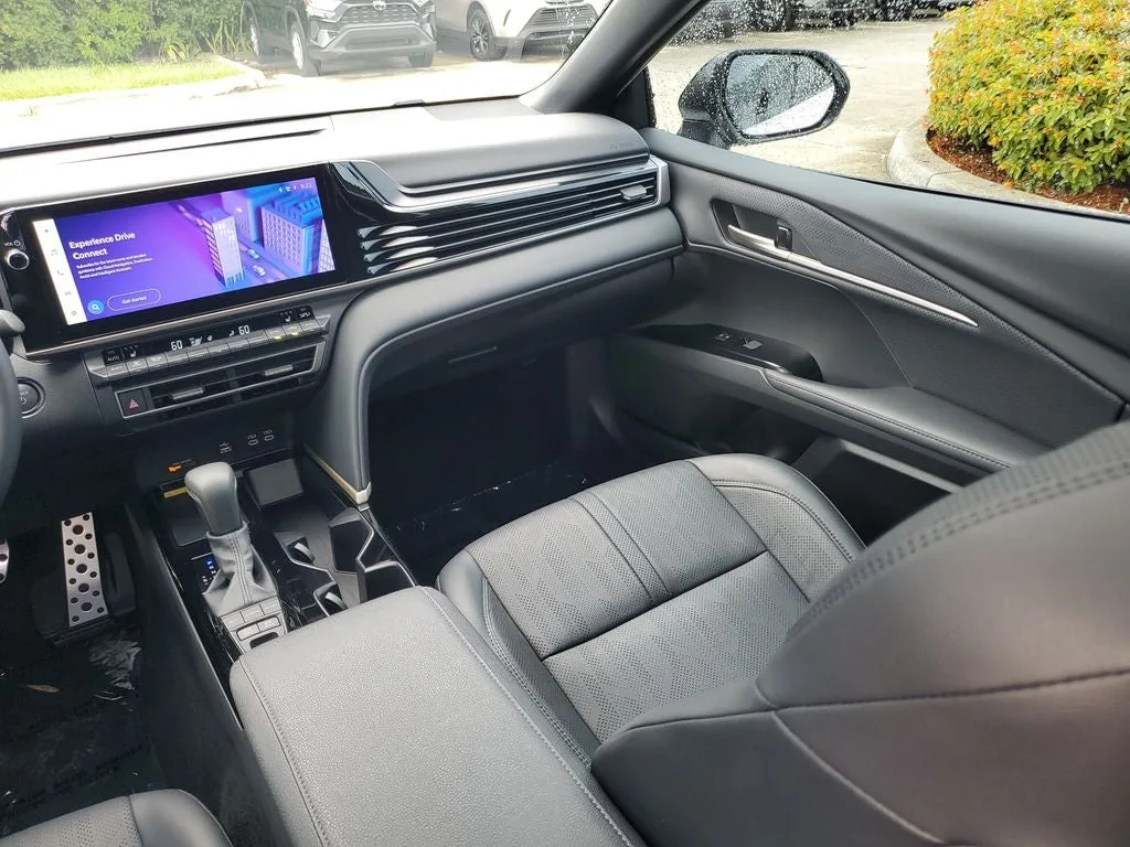 2025 Toyota Camry XSE photo 17