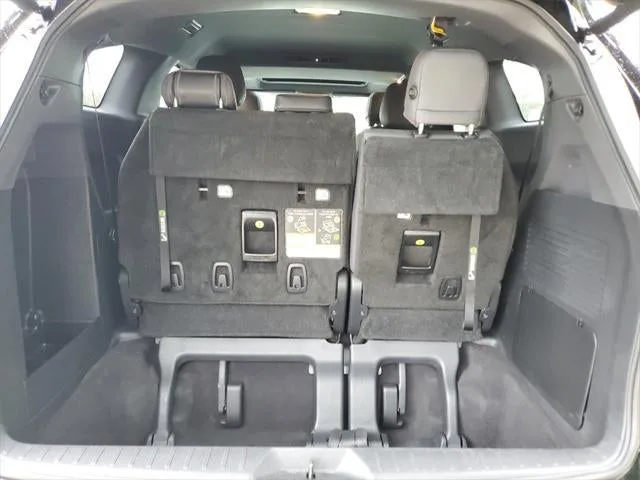 2022 Toyota Sienna XSE 7 Passenger photo 9