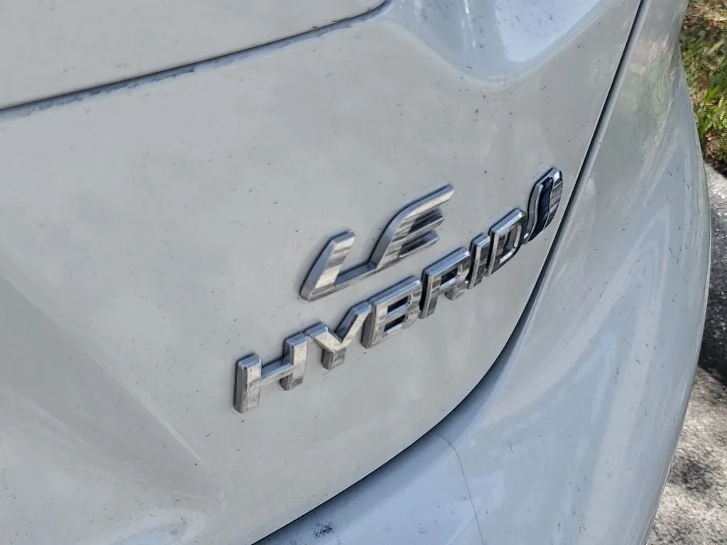 2024 Toyota Corolla Hybrid LE photo 5