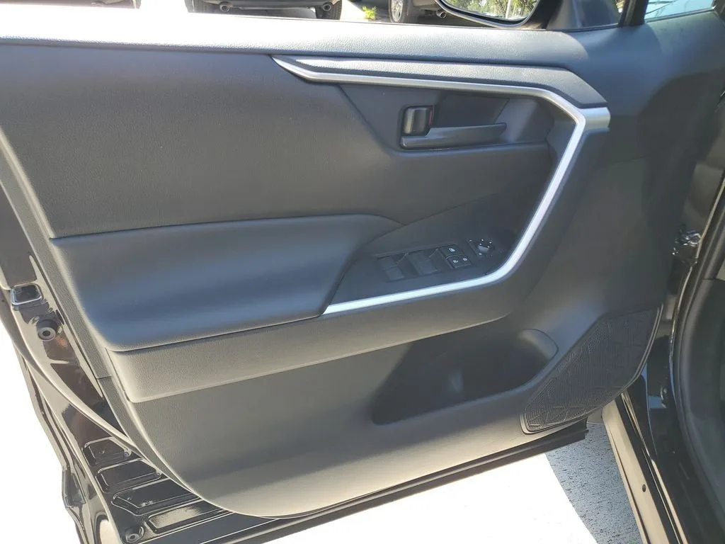 2024 Toyota RAV4 LE photo 16