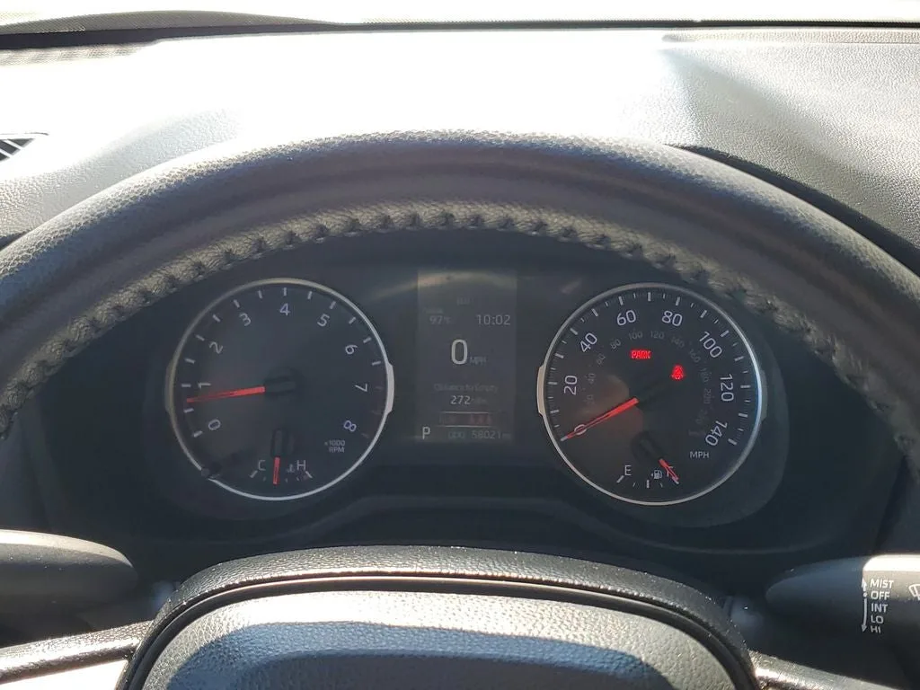 2021 Toyota RAV4 LE photo 25