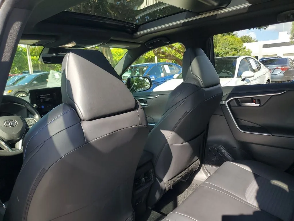 2024 Toyota RAV4 Hybrid XSE photo 14
