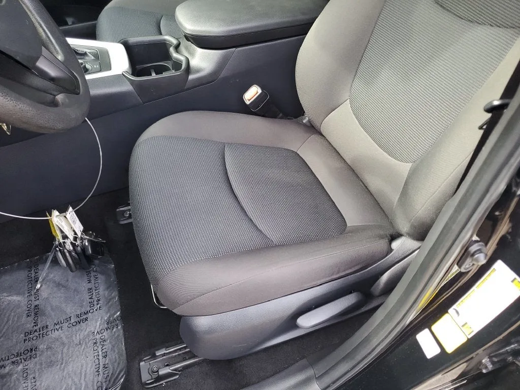 2025 Toyota RAV4 Hybrid LE photo 20