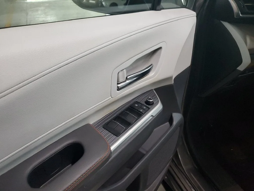 2021 Toyota Sienna XSE 7 Passenger photo 18
