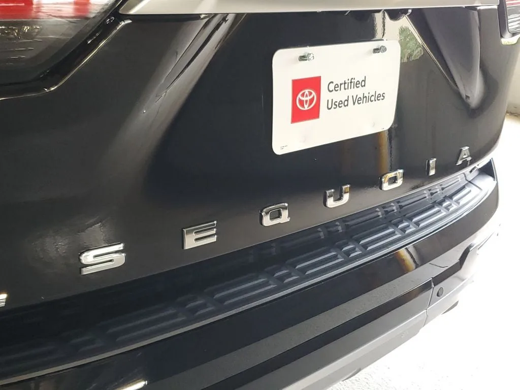 2025 Toyota Sequoia Capstone photo 8