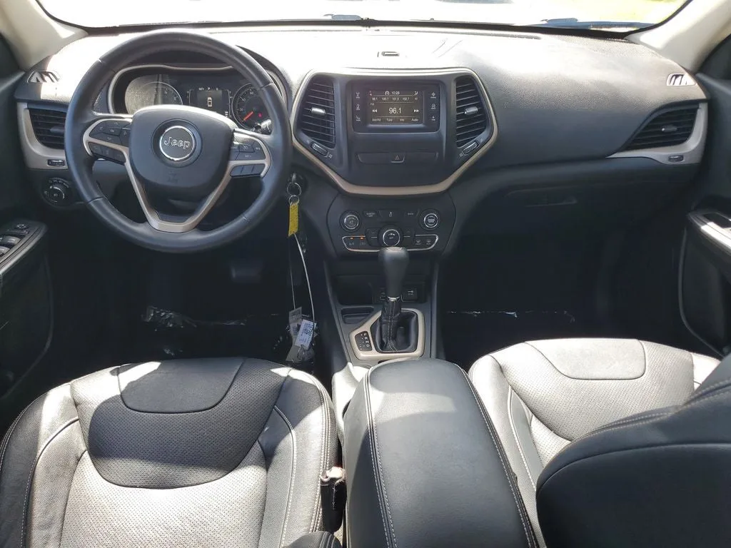 2015 Jeep Cherokee Latitude photo 15