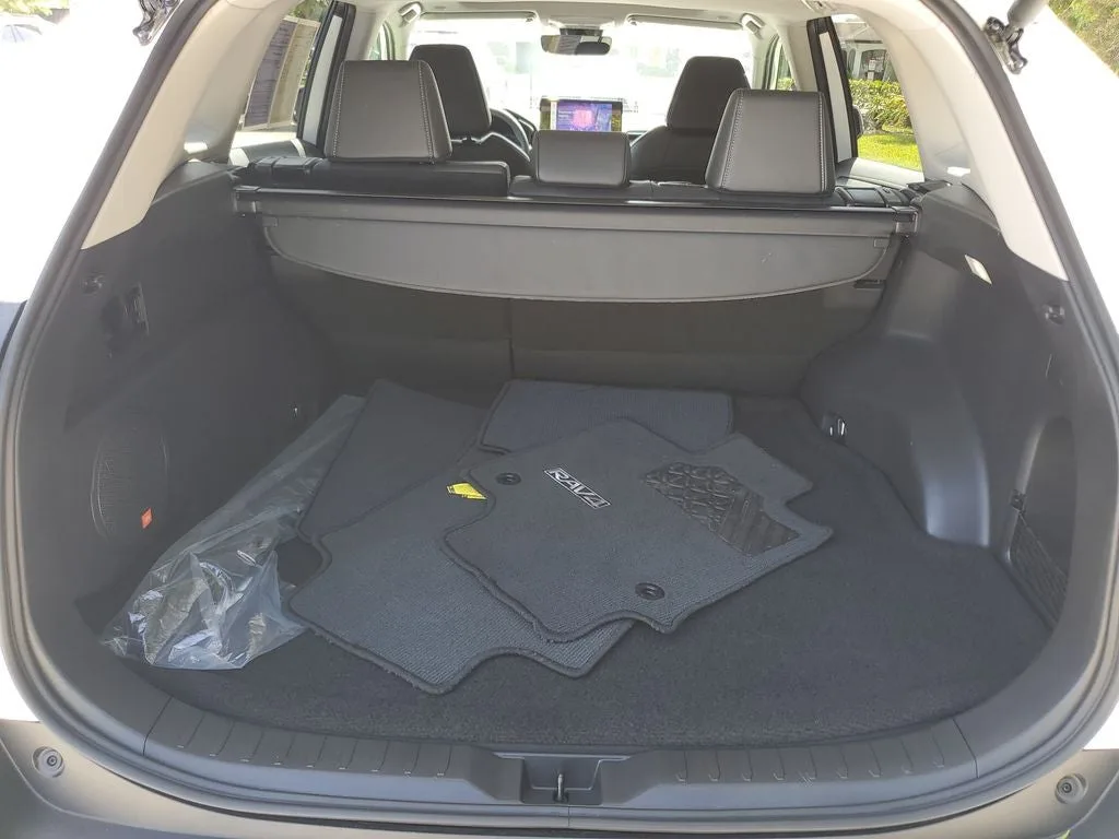 2025 Toyota RAV4 Limited photo 10