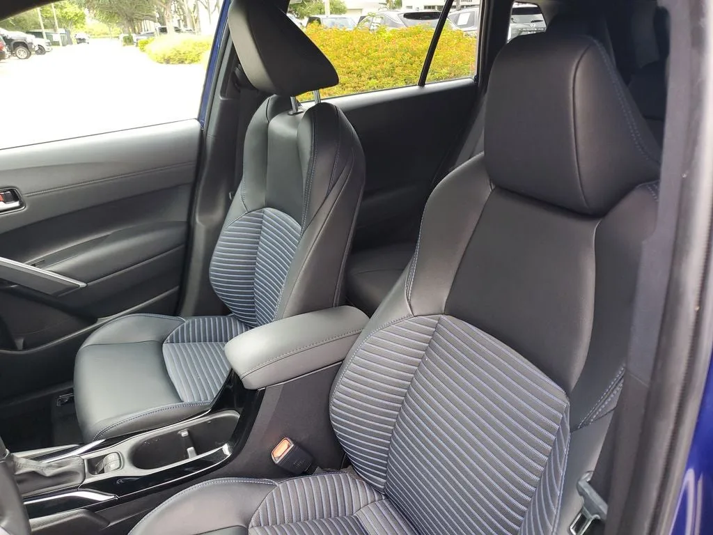 2023 Toyota Corolla Cross Hybrid XSE photo 21
