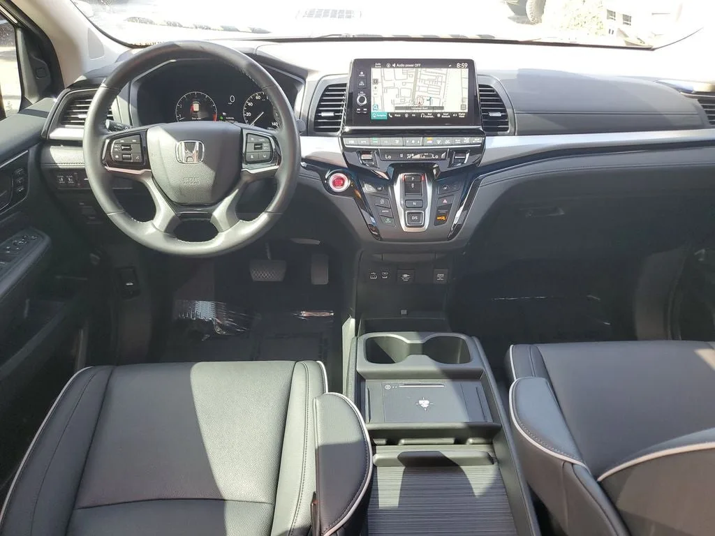 2025 Honda Odyssey Touring photo 16