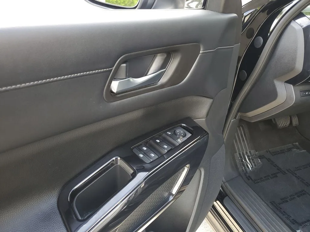 2022 Nissan Pathfinder SV photo 20