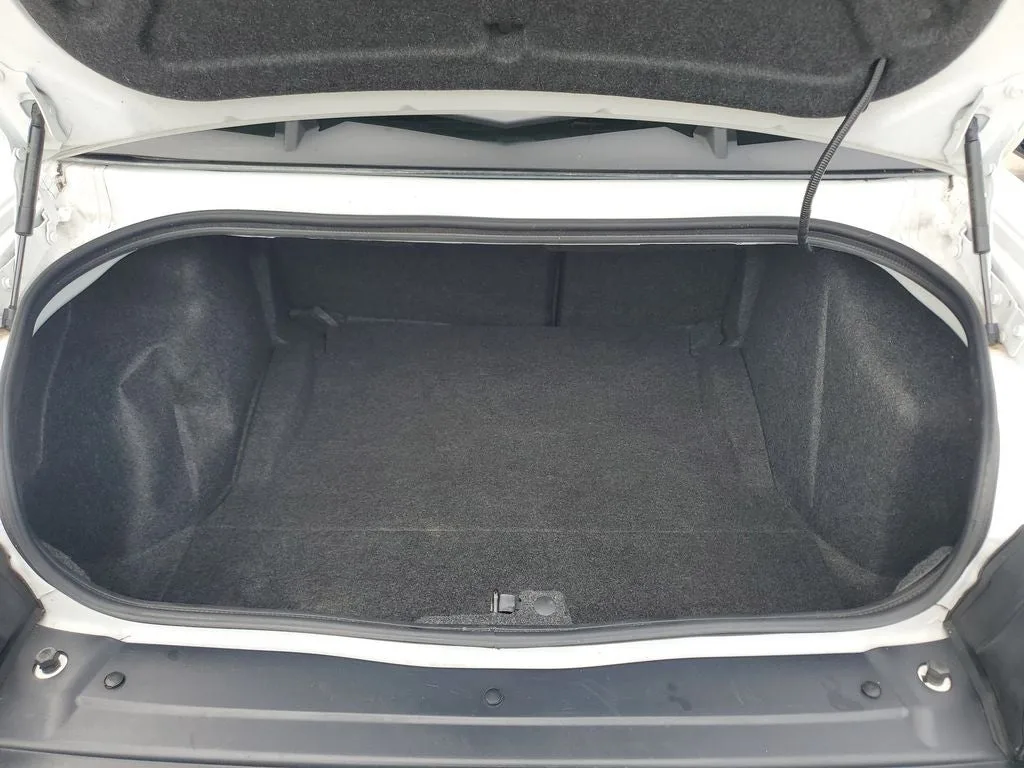 2019 Dodge Challenger SXT photo 9