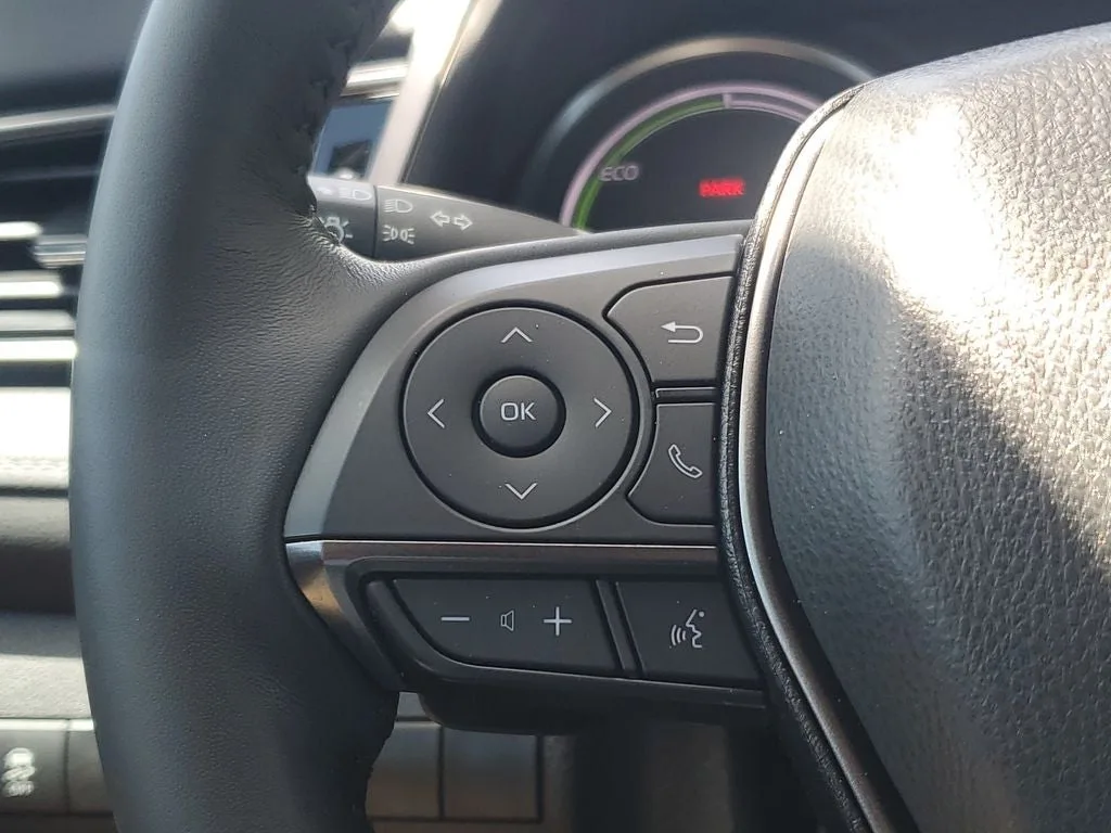 2024 Toyota Camry Hybrid SE photo 23