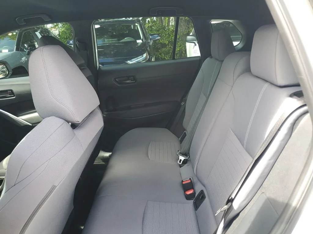 2023 Toyota Corolla Cross Hybrid S photo 12