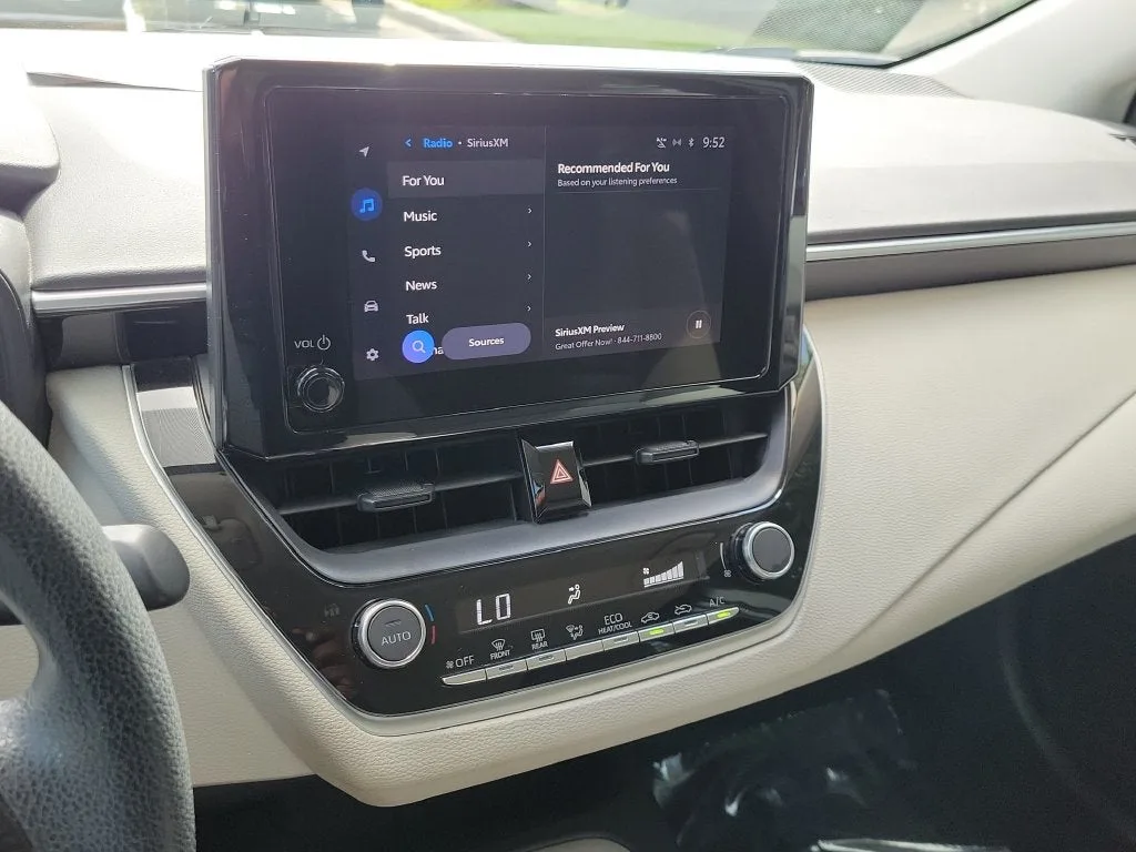 2024 Toyota Corolla LE photo 27