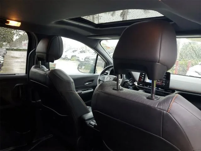 2022 Toyota Sienna XSE 7 Passenger photo 14