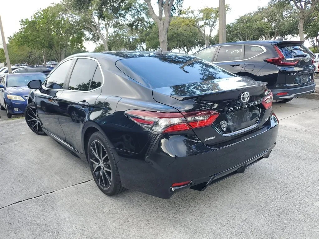 2023 Toyota Camry SE photo 2