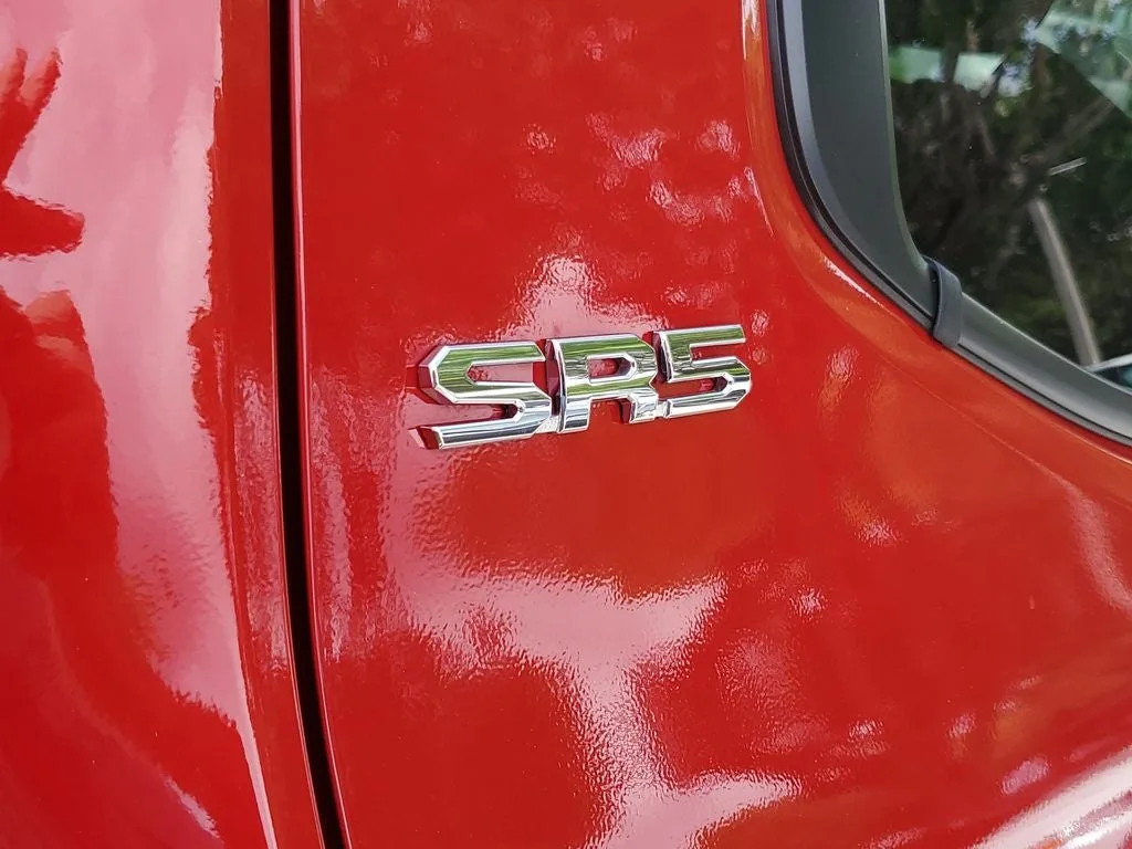 2025 Toyota Tacoma SR5 photo 8