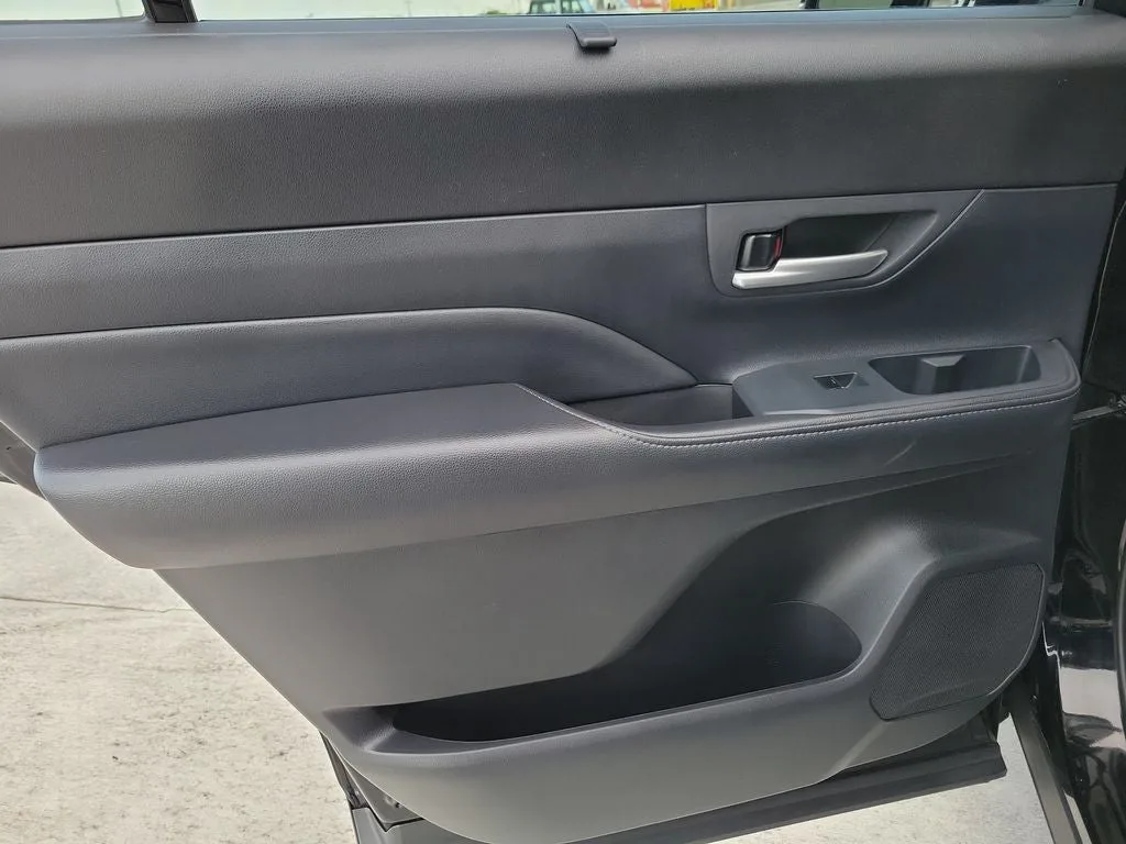 2025 Toyota Grand Highlander Hybrid Limited photo 12