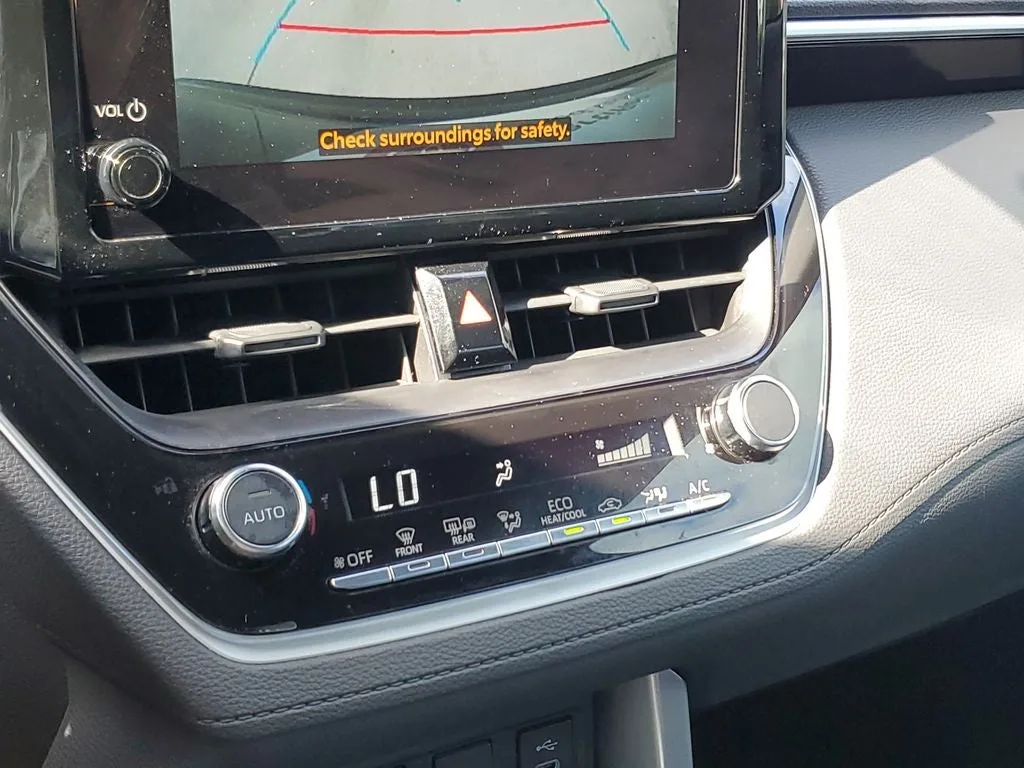 2023 Toyota Corolla Cross Hybrid SE photo 27