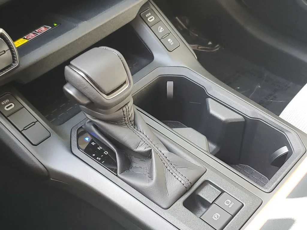 2026 Toyota RAV4 XLE Premium photo 31