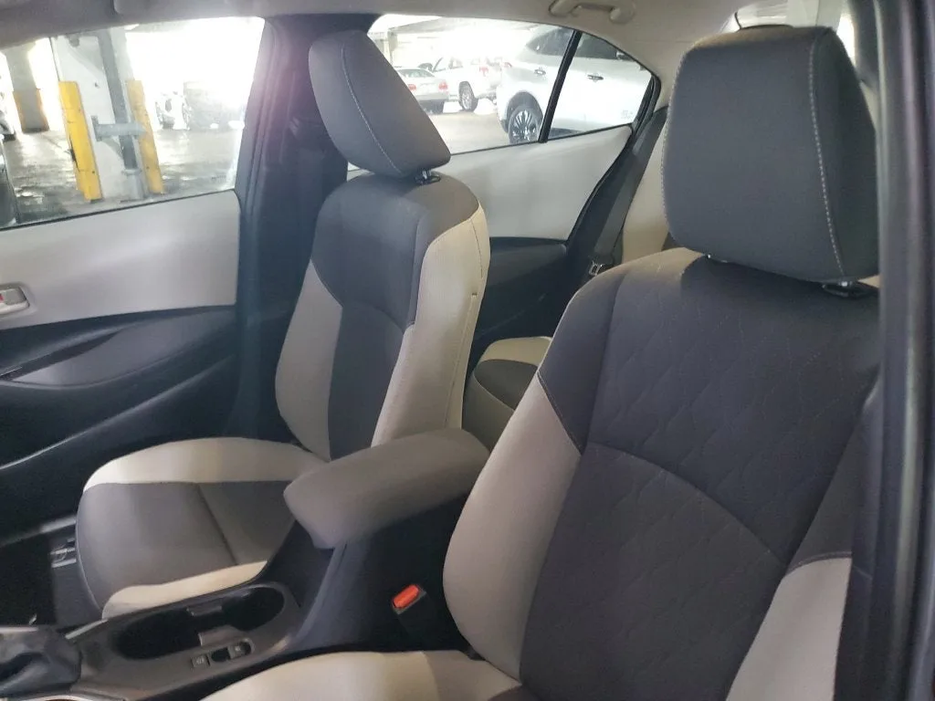 2025 Toyota Corolla LE photo 19