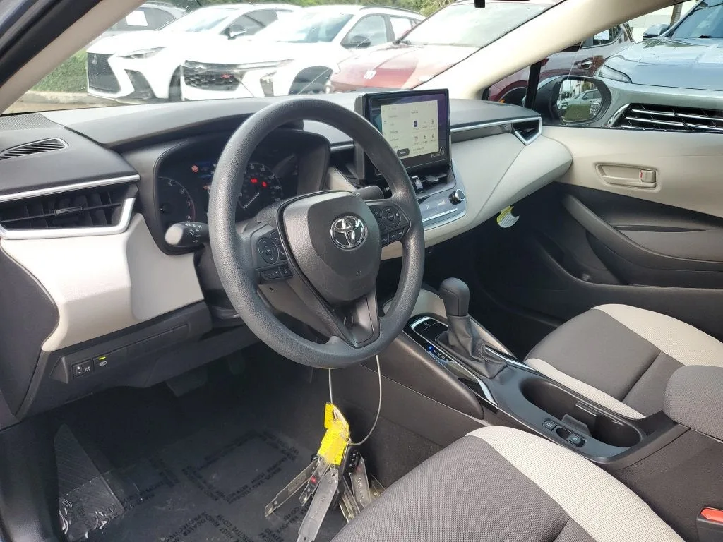 2025 Toyota Corolla LE photo 20