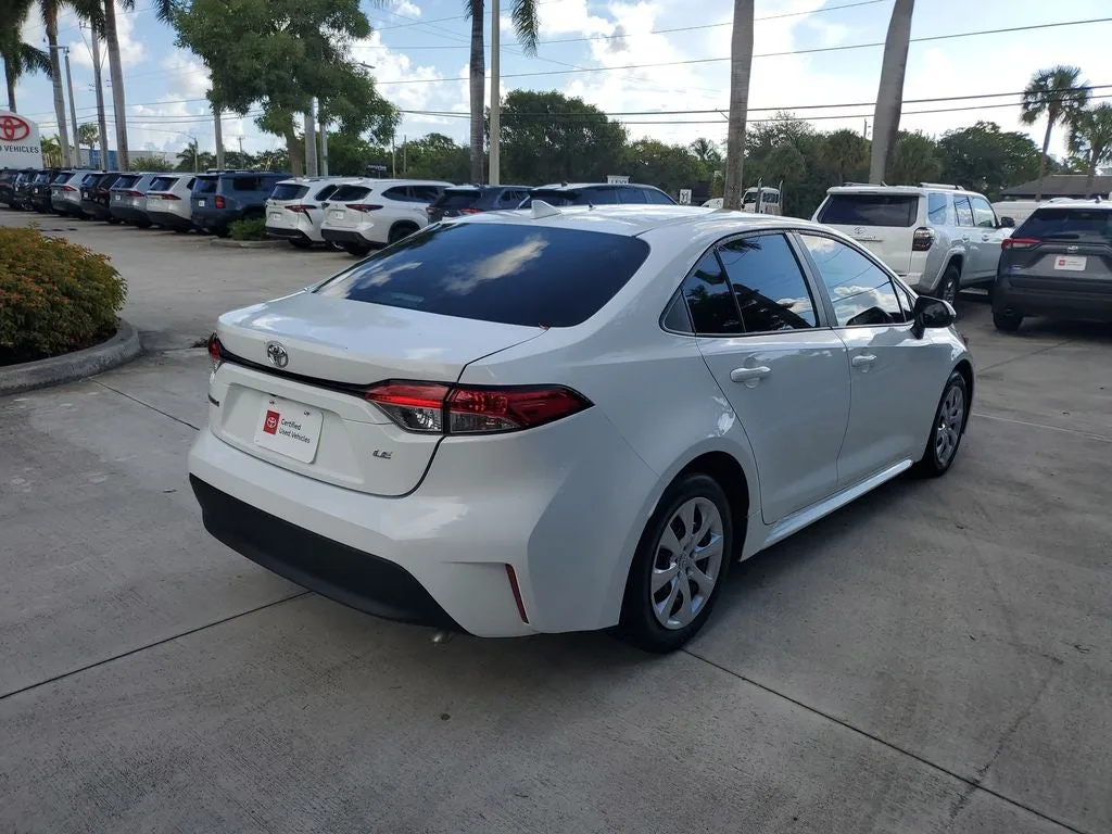 2024 Toyota Corolla LE photo 4