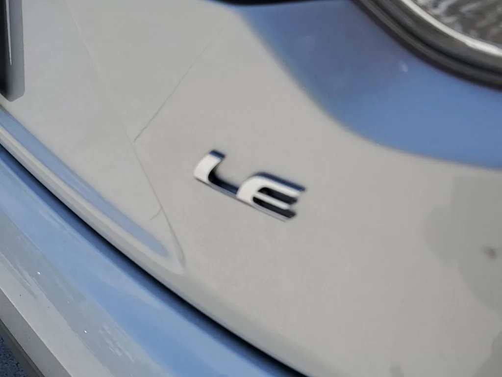 2024 Toyota Corolla LE photo 8