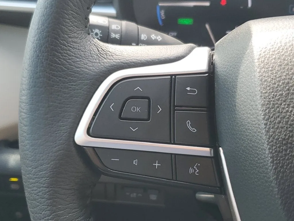2024 Toyota Sienna XLE 8 Passenger photo 25