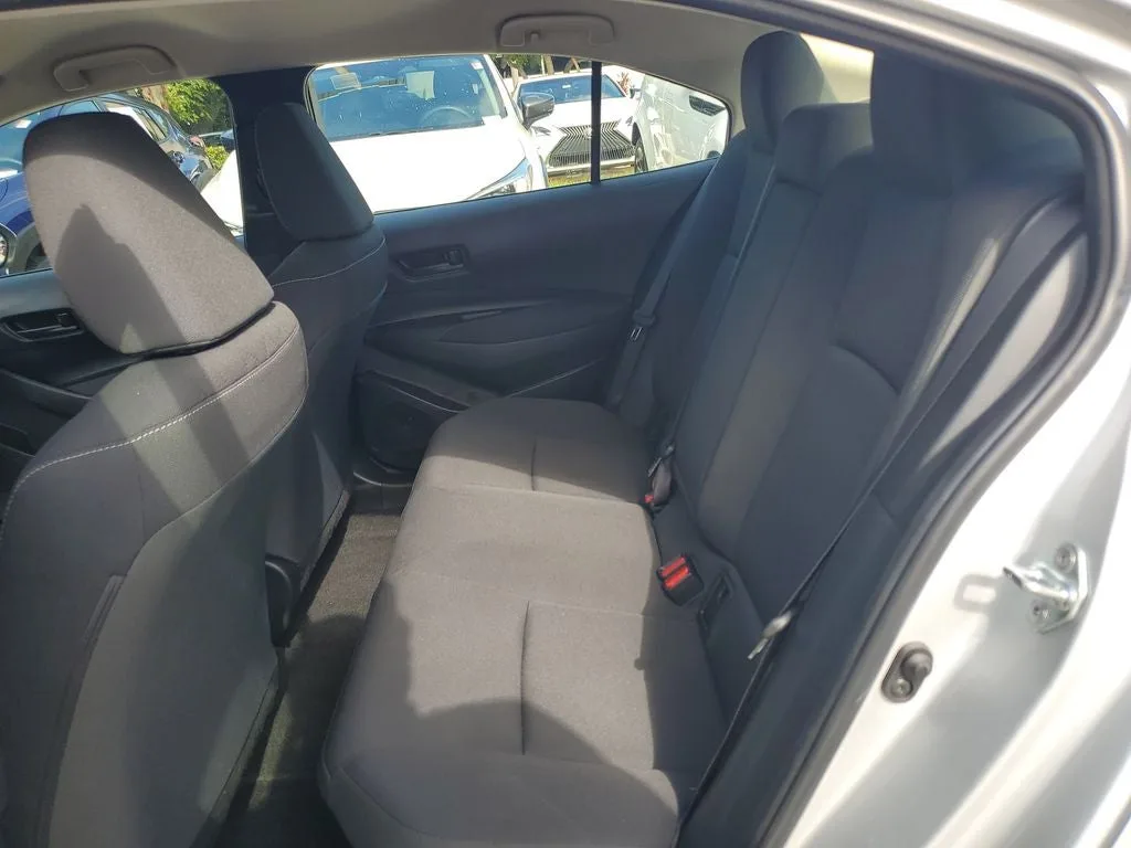 2024 Toyota Corolla Hybrid LE photo 12