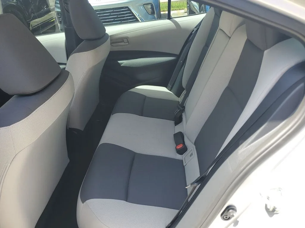 2025 Toyota Corolla LE photo 12