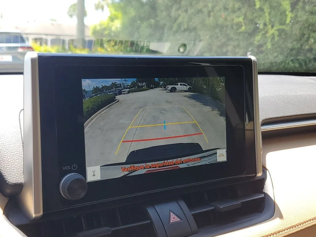 2025 Toyota RAV4 Hybrid LE photo 26