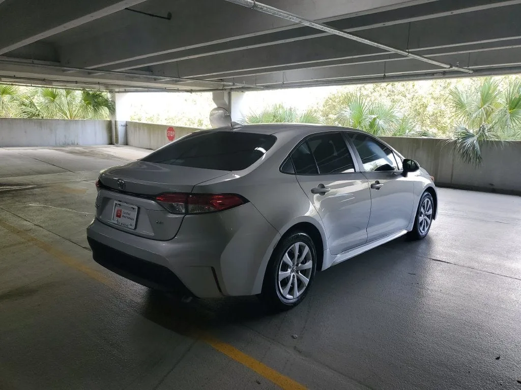 2024 Toyota Corolla LE photo 4