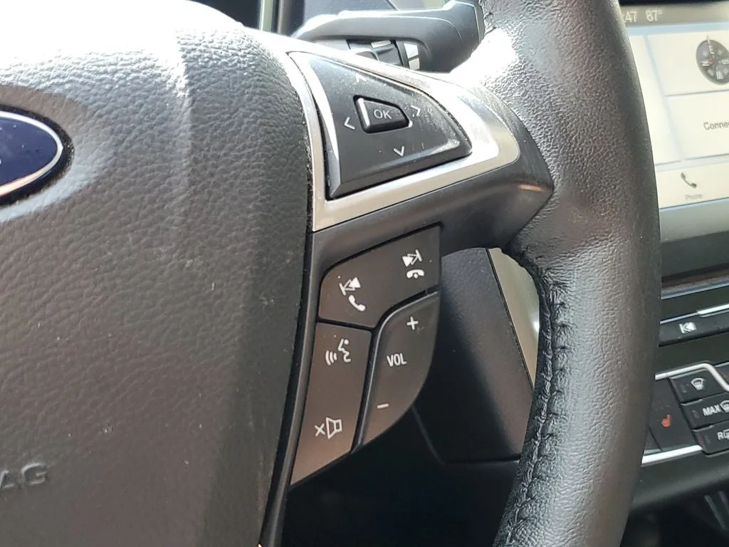 2017 Ford Fusion SE photo 26