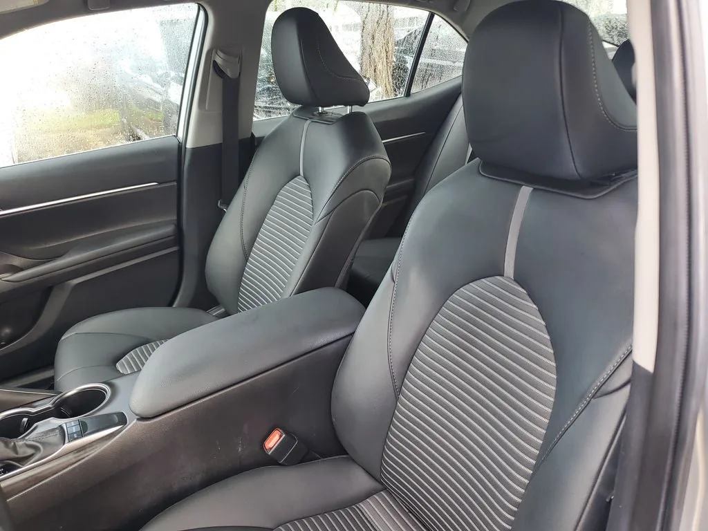 2024 Toyota Camry SE photo 19