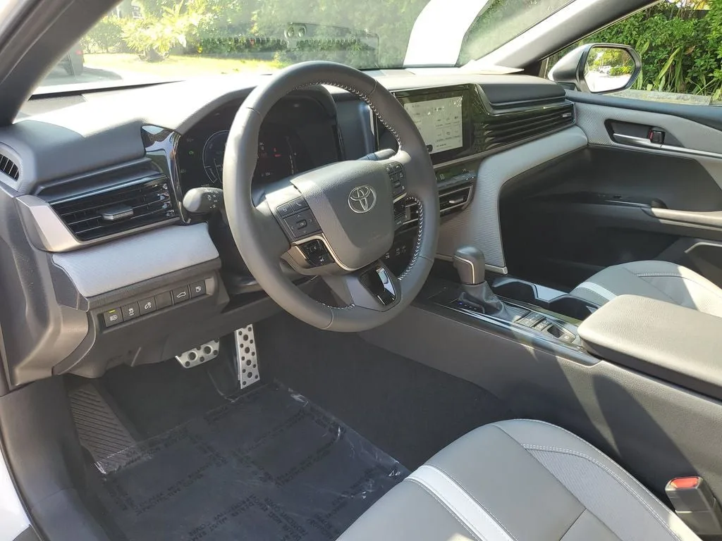 2026 Toyota Camry SE photo 19