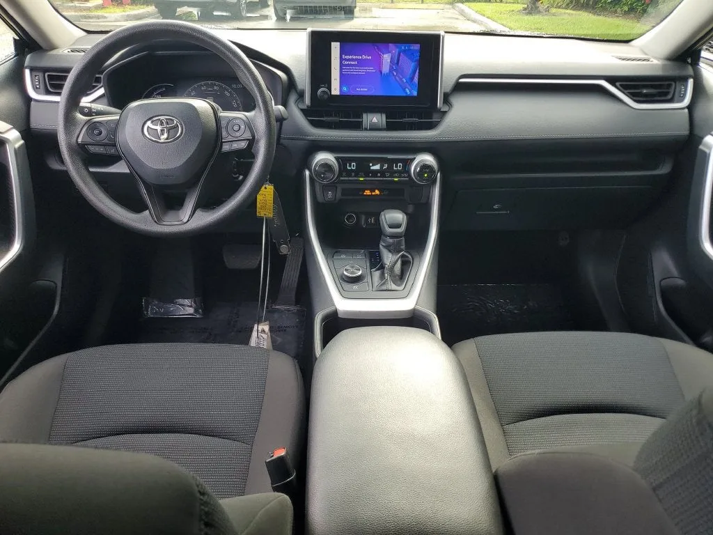 2025 Toyota RAV4 Hybrid LE photo 15