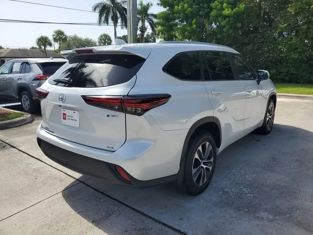 2026 Toyota Highlander Hybrid XLE photo 4