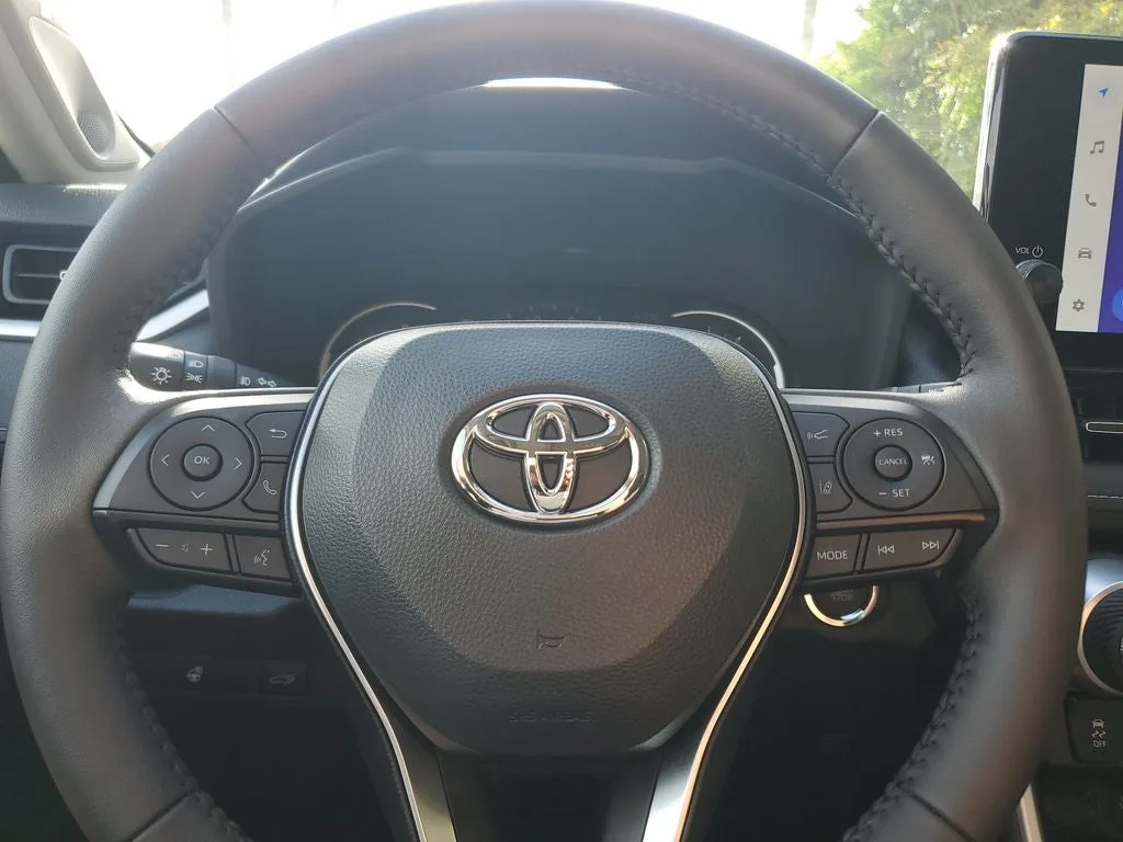 2025 Toyota RAV4 XLE Premium photo 23