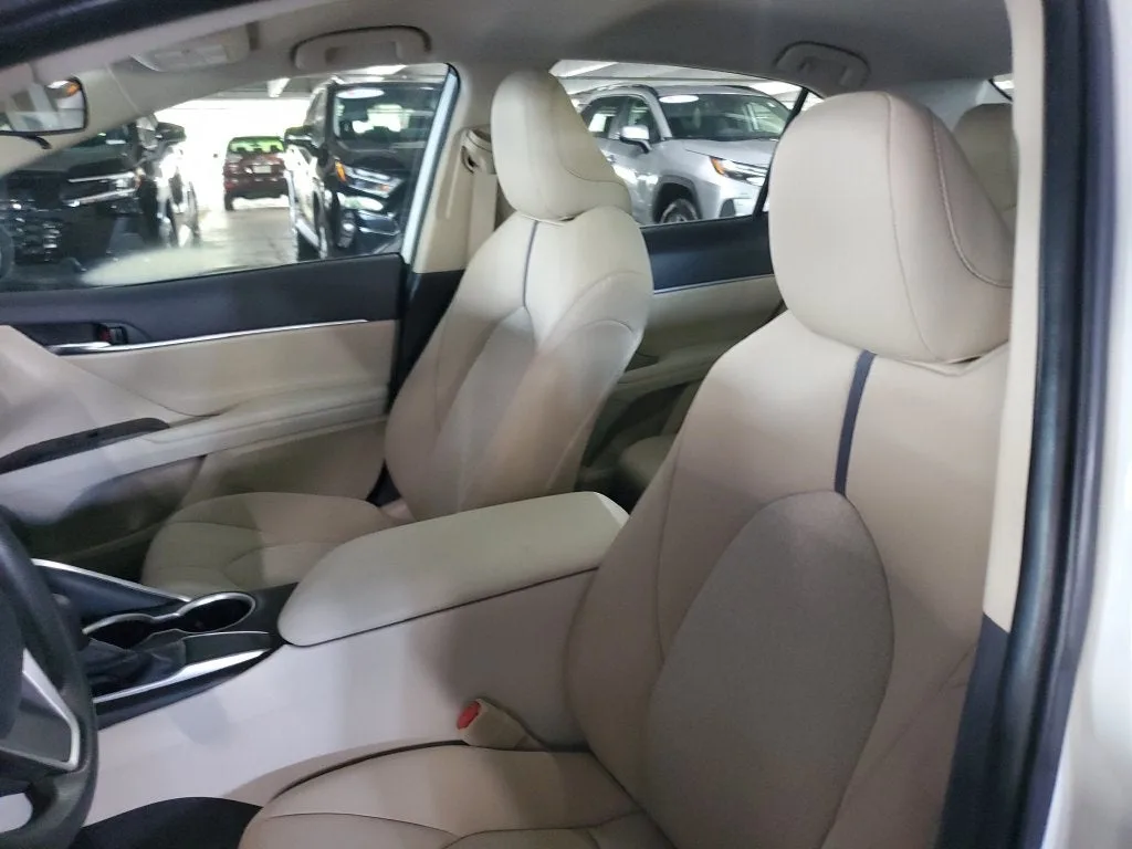 2021 Toyota Camry LE photo 17