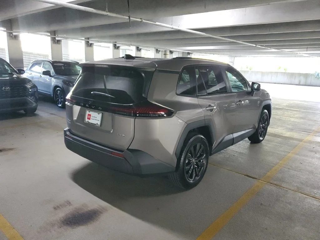 2026 Toyota RAV4 XLE Premium photo 4
