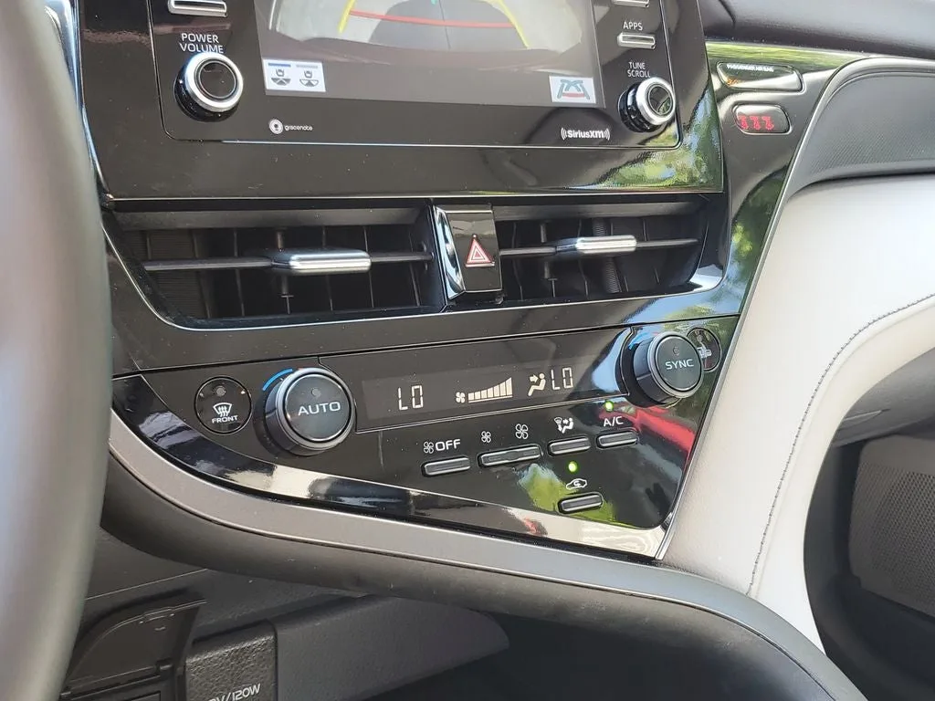 2023 Toyota Camry SE photo 26