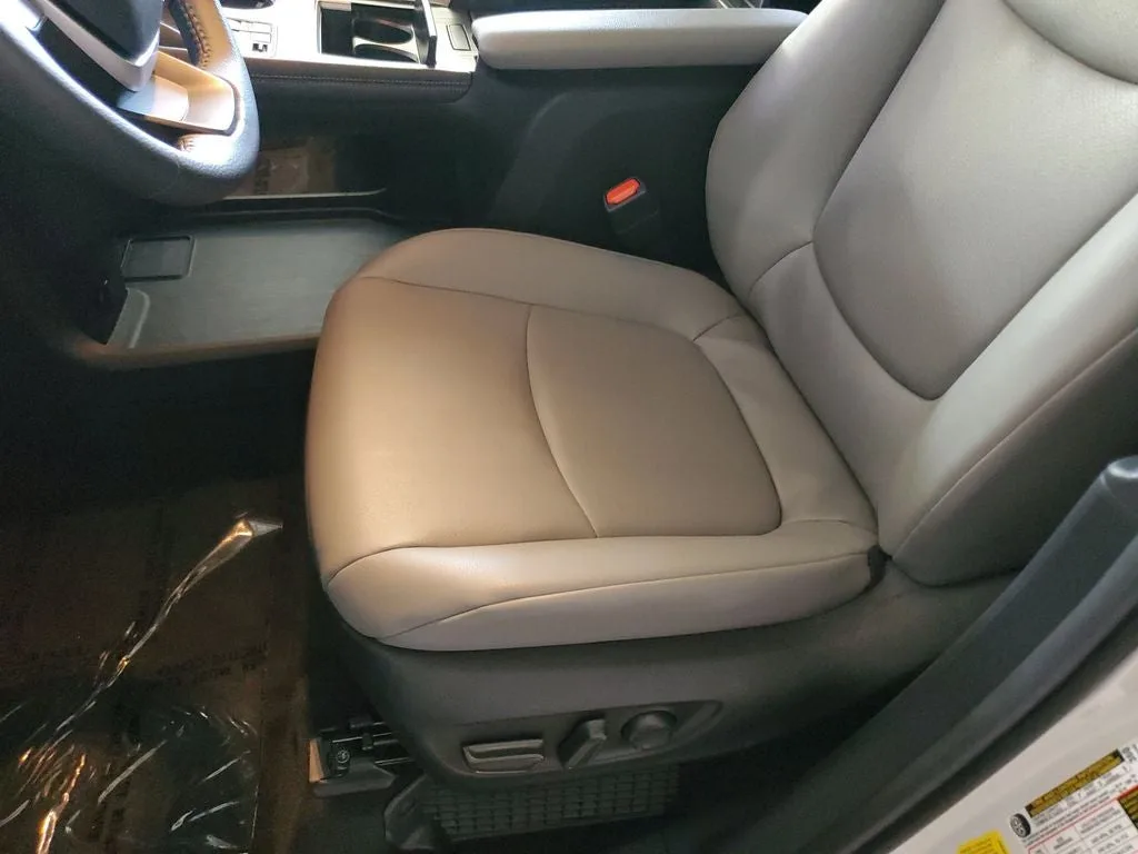 2026 Toyota Sienna XLE 7 Passenger photo 22