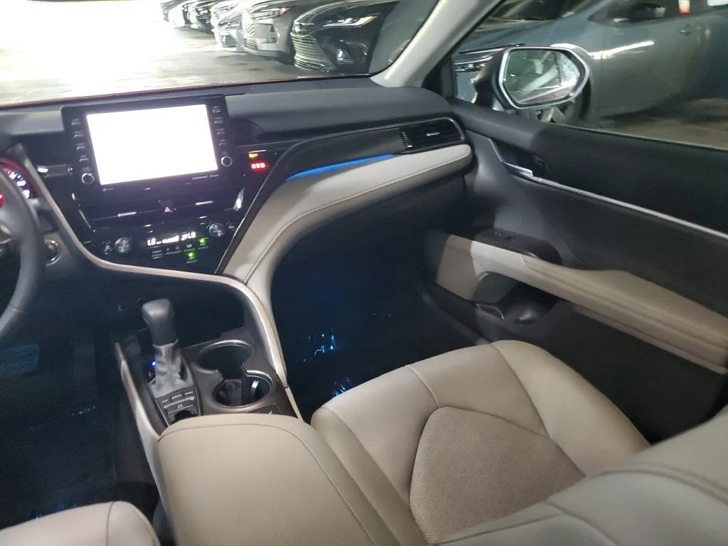 2021 Toyota Camry XSE photo 17