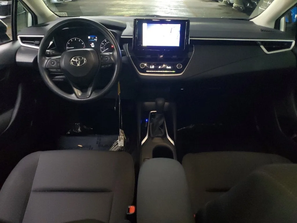 2025 Toyota Corolla LE photo 16