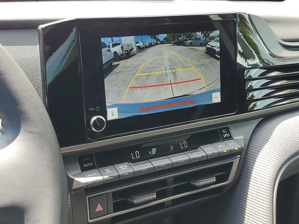 2025 Toyota Camry SE photo 27