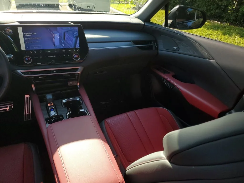 2024 Lexus RX 500h F SPORT Performance photo 16