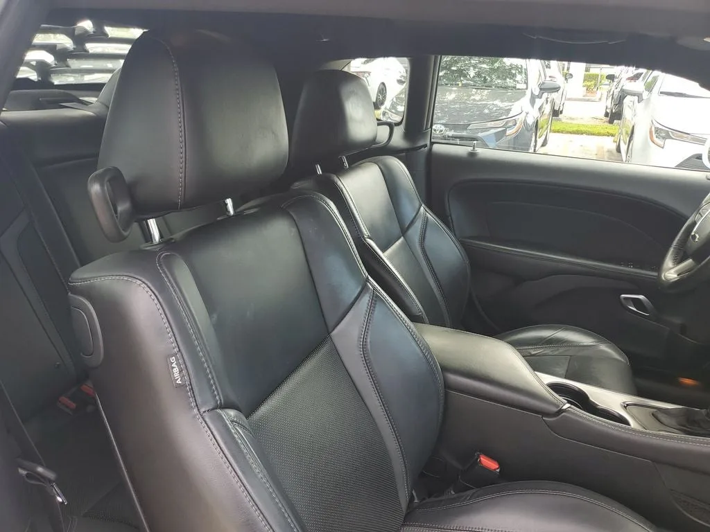 2019 Dodge Challenger SXT photo 13