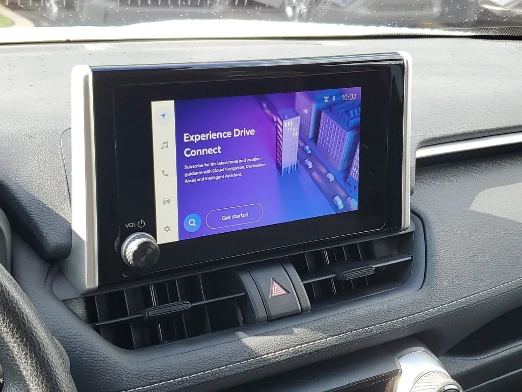 2025 Toyota RAV4 XLE photo 26
